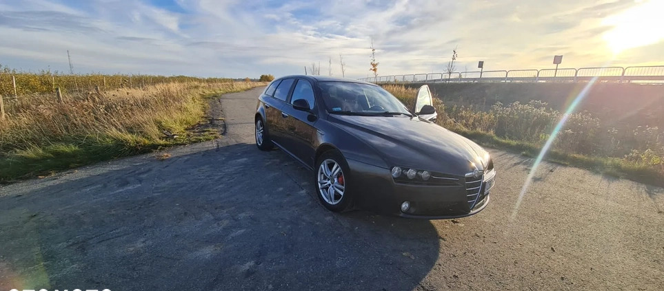 Alfa Romeo 159 cena 8900 przebieg: 281000, rok produkcji 2010 z Trzebnica małe 92